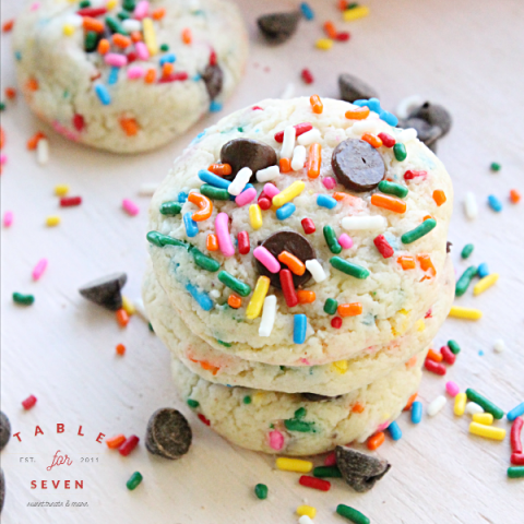 Cake Batter Sprinkle Chocolate Chip Cookies #tableforsevenblog #sprinkles #chocolatechipcookies #cakemix #dessert