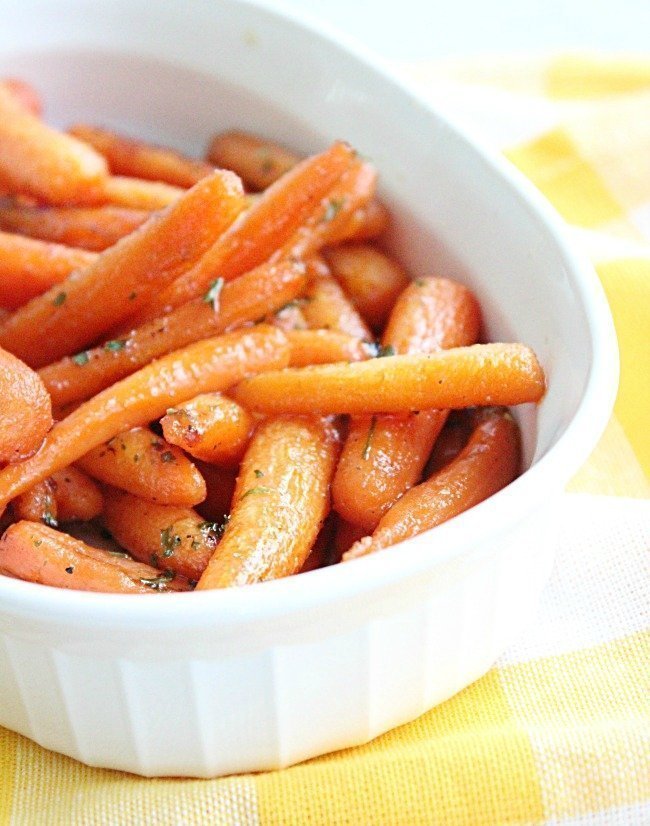 Brown Sugar Roasted Carrots #carrots #brownsugar #sidedish #veggies #tableforsevenblog