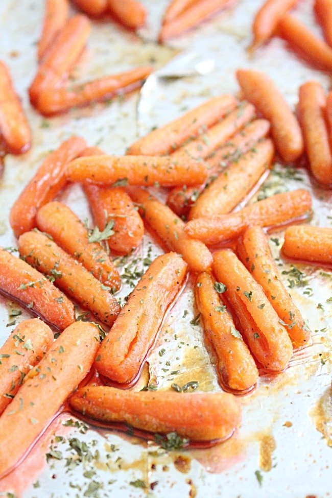 Brown Sugar Roasted Carrots #carrots #brownsugar #sidedish #veggies #tableforsevenblog