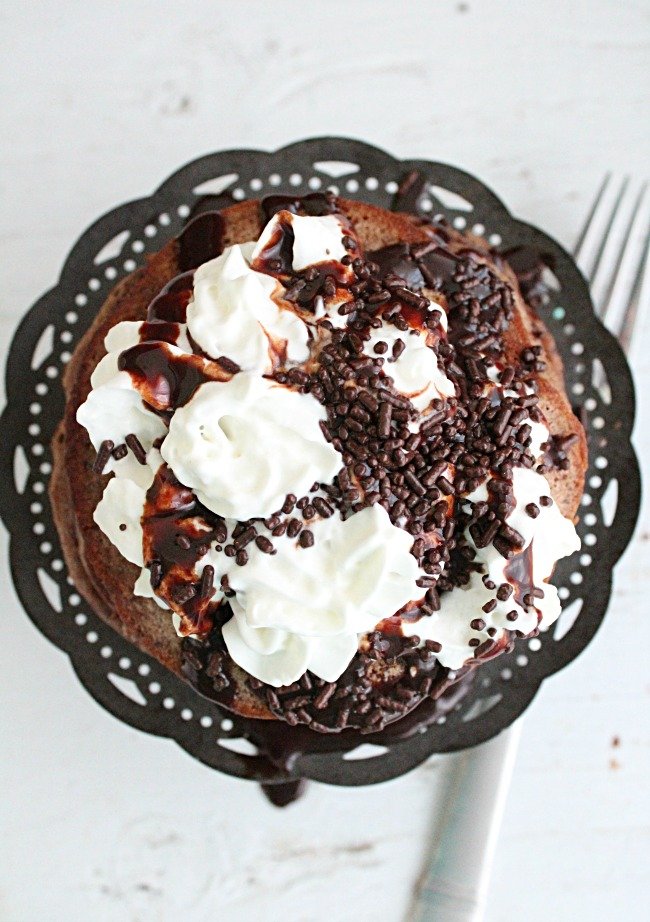 Brownie Batter Pancakes- Table for Seven #pancakes #browniebatter #chocolate