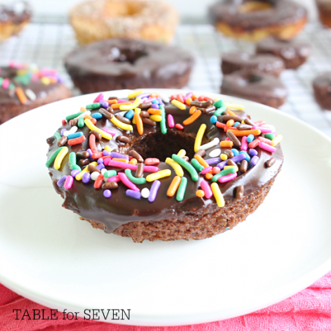 Cake Mix Doughnuts #donuts #doughnuts #cakemix #tableforsevenblog