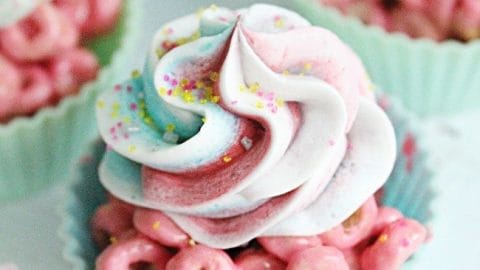 Cereal Cupcakes- Table for Seven #cerealtreats #marshmallow #mearshmallowtreats #tableforsevenblog #nobake #cupcakes #dessert