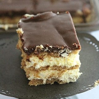 Chocolate Eclair Cake- Table for Seven #tableforsevenblog #chcoolateeclair #cake #nobake #dessert