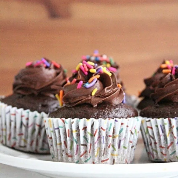 Chocolate Spinach Cupcakes- Table for Seven #cupcakes #chocolate #dessert #spinach #chocolatecupcake