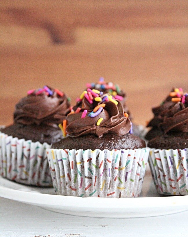 Chocolate Spinach Cupcakes- Table for Seven #cupcakes #chocolate #dessert #spinach #chocolatecupcake