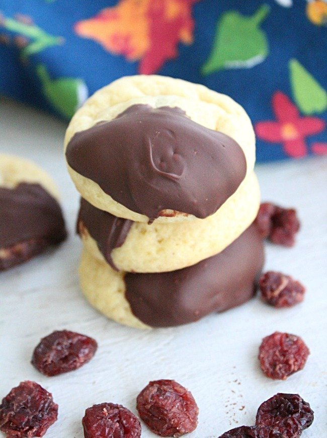 Cranberry Sugar Cookies with Chocolate #cranberry #sugarcookie #chocolate #cookie #dessert #tableforsevenblog 