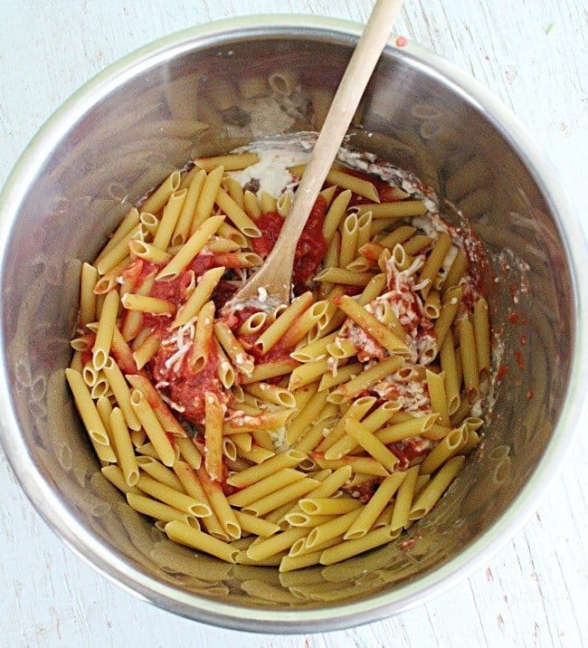 Crock Pot Pizza Casserole #crockpot #slowcooker #pizza #casserole #dinner #tableforsevenblog 