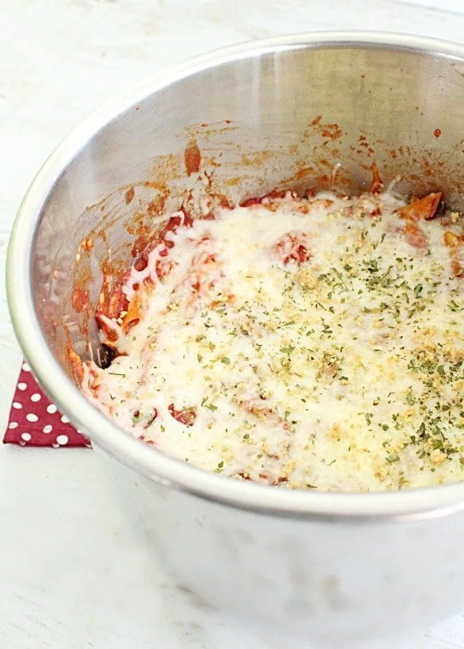 Crock Pot Pizza Casserole #crockpot #slowcooker #pizza #casserole #dinner #tableforsevenblog 