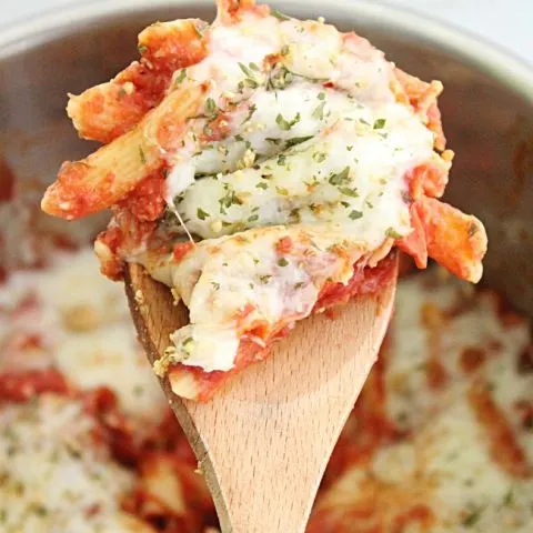 Crock Pot PIzza Casserole #crockpot #slowcooker #pizza #casserole #dinner #tableforsevenblog