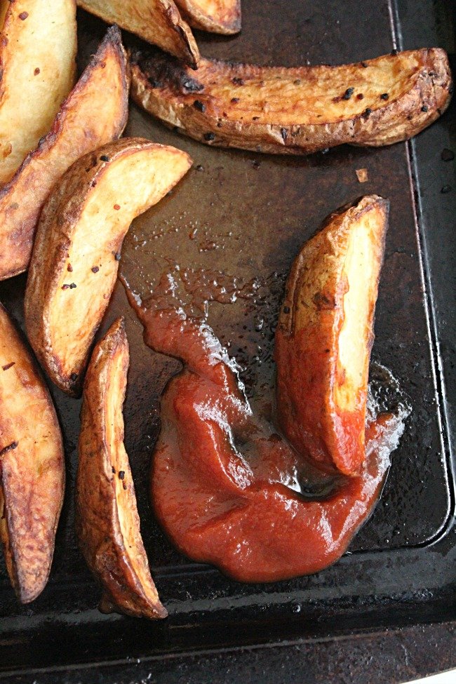 Easy Potato Wedges- Table for Seven #potatowedges #potato #wedges #baked #airfryer