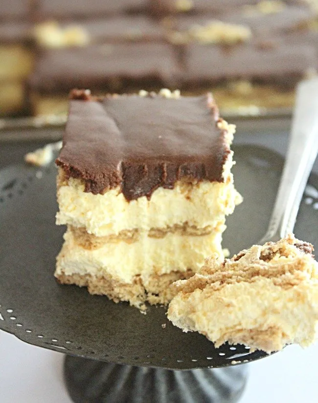 Chocolate Eclair Cake- Table for Seven #tableforsevenblog #chcoolateeclair #cake #nobake #dessert