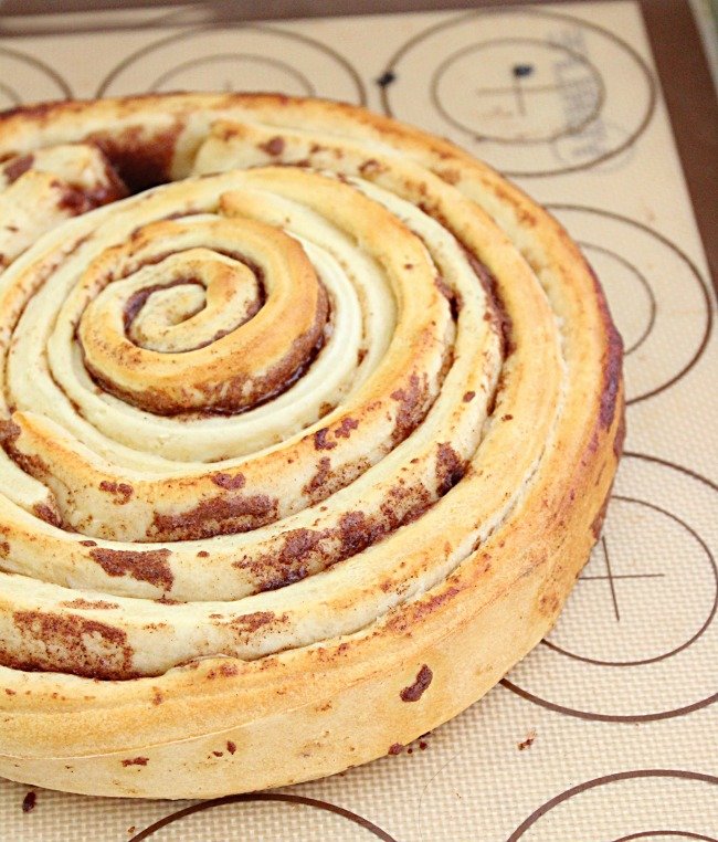 Giant Cinnamon Roll- Table for Seven #giantcinnamonroll #giant #cinnamonroll