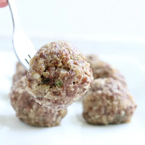 Ground Turkey (or Beef/Chicken/Pork) Meatballs #meatballs #groundbeef #groundturkey #tableforsevenblog