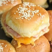 Ham and Cheddar Sliders with Homemade Honey Mustard Sauce: Table for Seven #sliders #ham #cheddar #cheese #sandwich #honeymustard