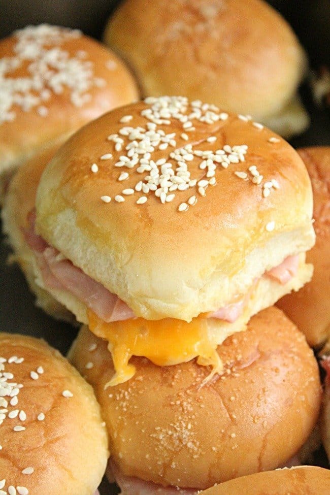 Ham and Cheddar Sliders with Homemade Honey Mustard Sauce: Table for Seven #sliders #ham #cheddar #cheese #sandwich #honeymustard