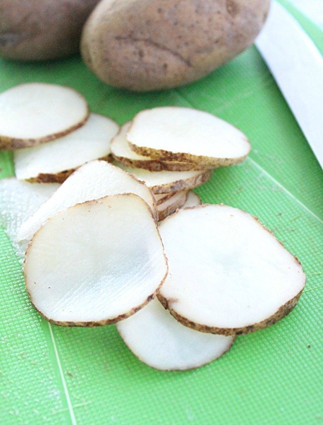 Homemade Potato Chips #homemade #potatochips #potato #snack #tableforsevenblog 