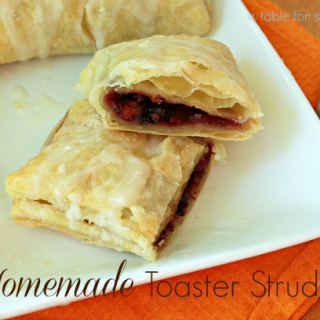 Homemade Toaster Strudel #tableforsevenblog @tableforseven #toasterstrudel #strudel #fruit #puffpastry