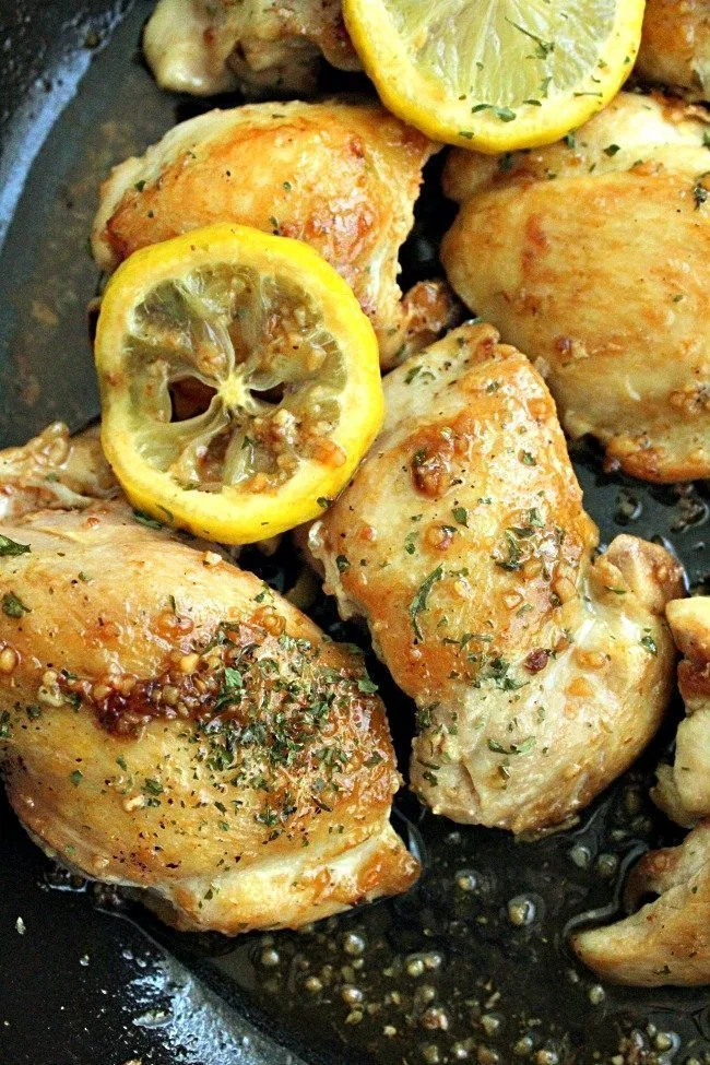 Lemon Garlic Honey Chicken #chicken #dinner #honey #lemon #garlic #recipe #skillet #chickenthighs