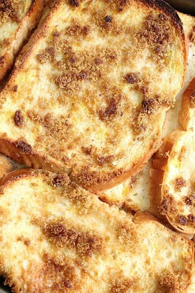 Lazy French Toast Casserole #frenchtoast #casserole #breakfast #brunch #tableforsevenblog 