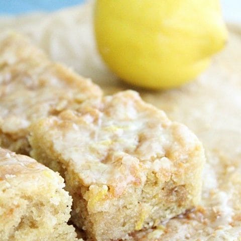 Lemon Brownies- #lemon #bars #blondies #brownies #easydessert #lemonbrownies