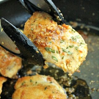 Lemon Garlic Honey Chicken #chicken #dinner #honey #lemon #garlic #recipe #skillet #chickenthighs