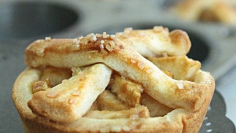 Mini Apple Pies | Table for Seven #applepie #apple #pie #mini #dessert