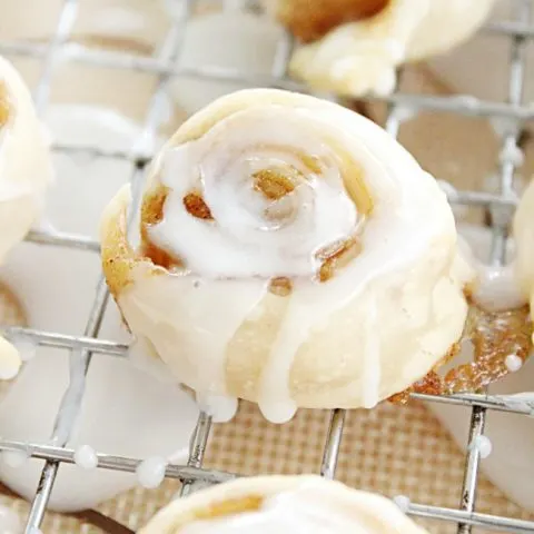 Mini Pie Crust Cinnamon Rolls #piecrust #cinnamonrolls #mini #cinnamon #tableforsevenblog