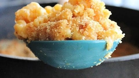 No Boil Baked Mac and Cheese- Table for Seven #tableforsevenblog #bakedmacandcheese #macandcheese #macaroni #cheese #noboil #dinner #pasta