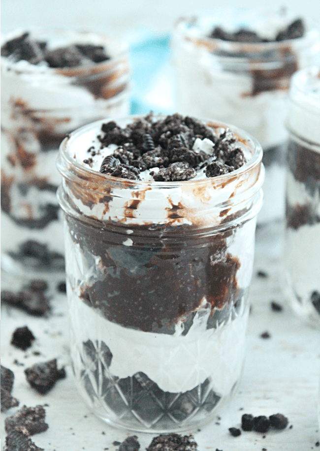 Oreo Cookie Pudding Parfaits- Table for Seven  #oreocookies #pudding #parfaits #chocolate #nobake 