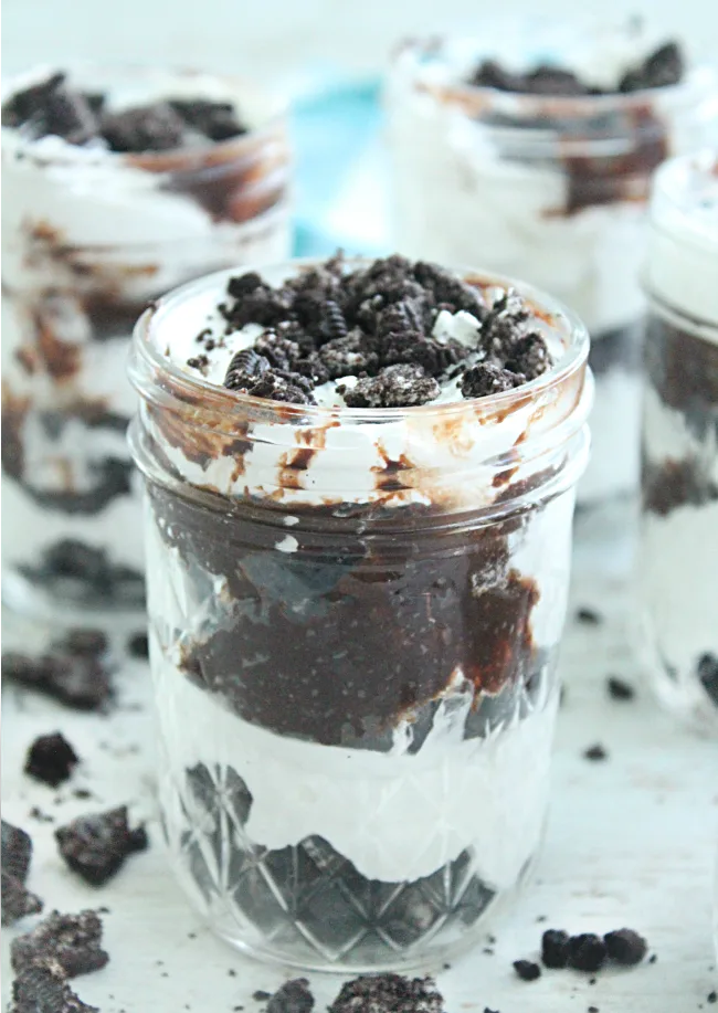 Oreo Cookie Pudding Parfaits- Table for Seven #oreocookies #pudding #parfaits #chocolate #nobake