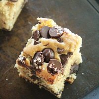 Peanut Butter Chocolate Chip Snack Cake- Table for Seven #tableforsevenblog #peanutbutter #chocolatechip #snackcake #dessert