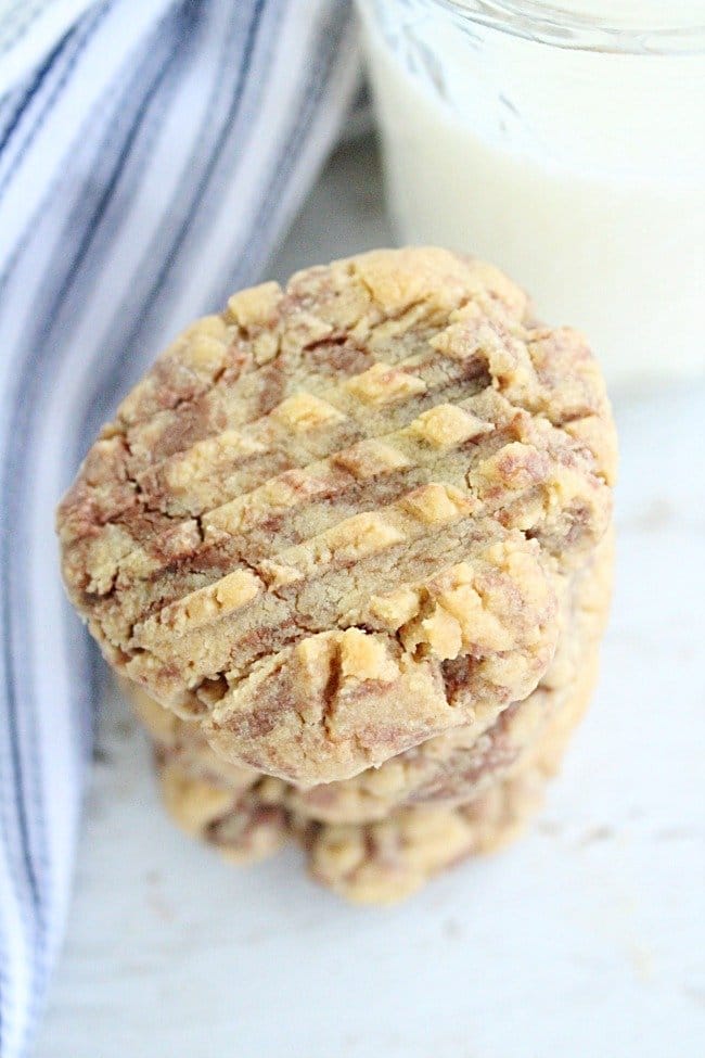 Peanut Butter Nutella Swirl Cookies #peanutbutter #cookies #nutella #dessert #tableforsevenblog 