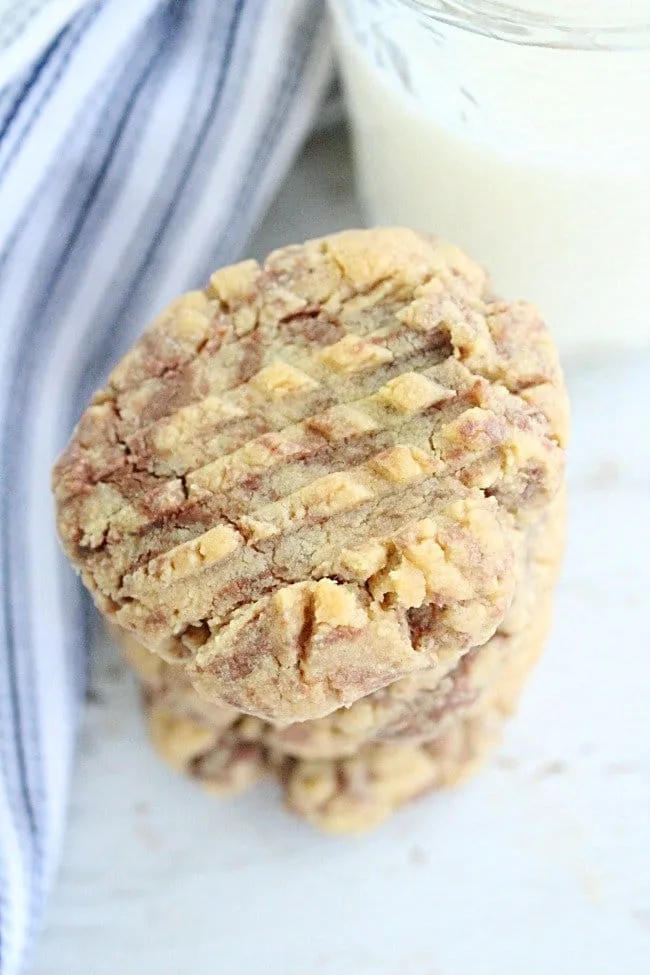 Peanut Butter Nutella Swirl Cookies #peanutbutter #cookies #nutella #dessert #tableforsevenblog