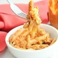 Homemade Vodka Sauce - Table for Seven #vodkasauce #pasta #pennepasta #dinner