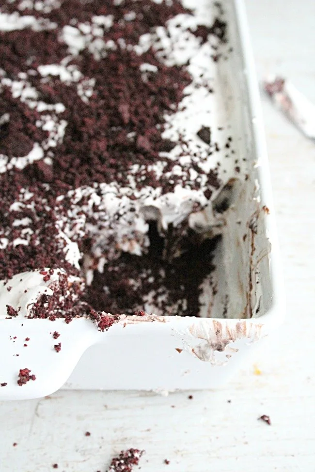 Peppermint Oreo Dessert- Table for Seven #nobake #oreo #chocolate #peppermint #oreocookies #chocolate