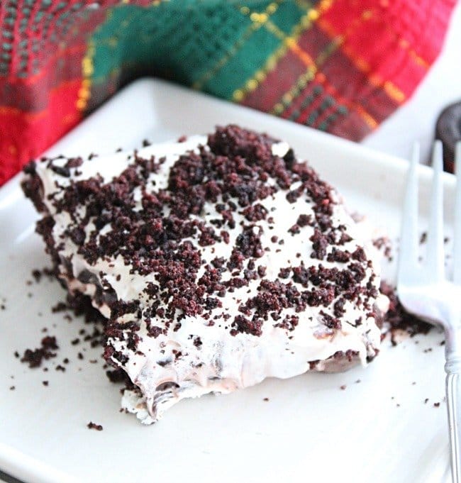 Peppermint Oreo Dessert- Table for Seven #nobake #oreo #chocolate #peppermint #oreocookies #chocolate 