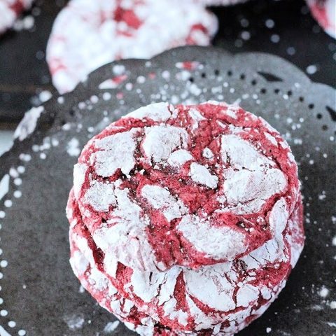 Red Velvet Crinkle Cookies- Table for Seven #tableforsevenblog #cookies #redvelvet #crinklecookies #dessert #holidaybaking