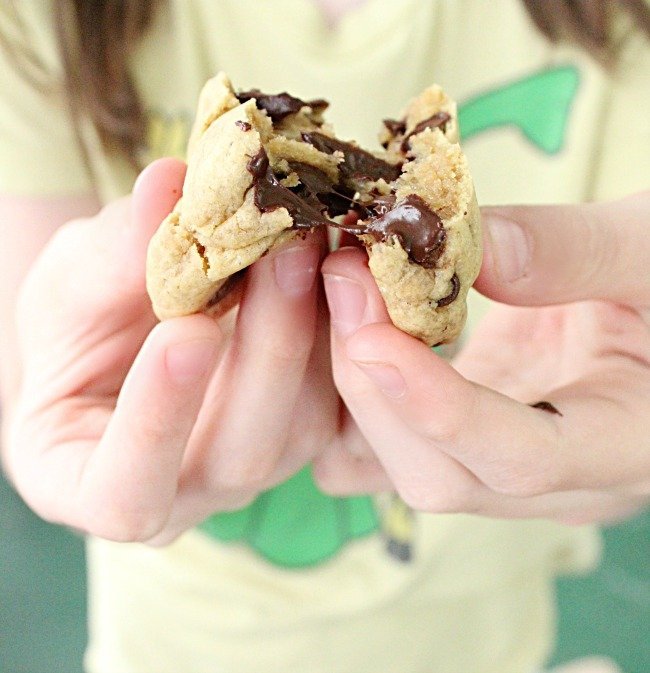 Soft Chocolate Chip Cookies #cookies #chocolatechip #chocolate #chocolatechipcookies #tableforsevenblog 