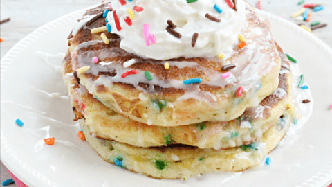 Sprinkle Cake Pancakes #tableforsevenblog #pancakes #sprinkle #cakebatter #cakemix #breakfast