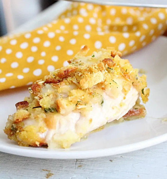 Swiss Cheese Chicken Casserole #chicken #swisscheese #casserole #dinner #weeknightdinner #tableforsevenblog 