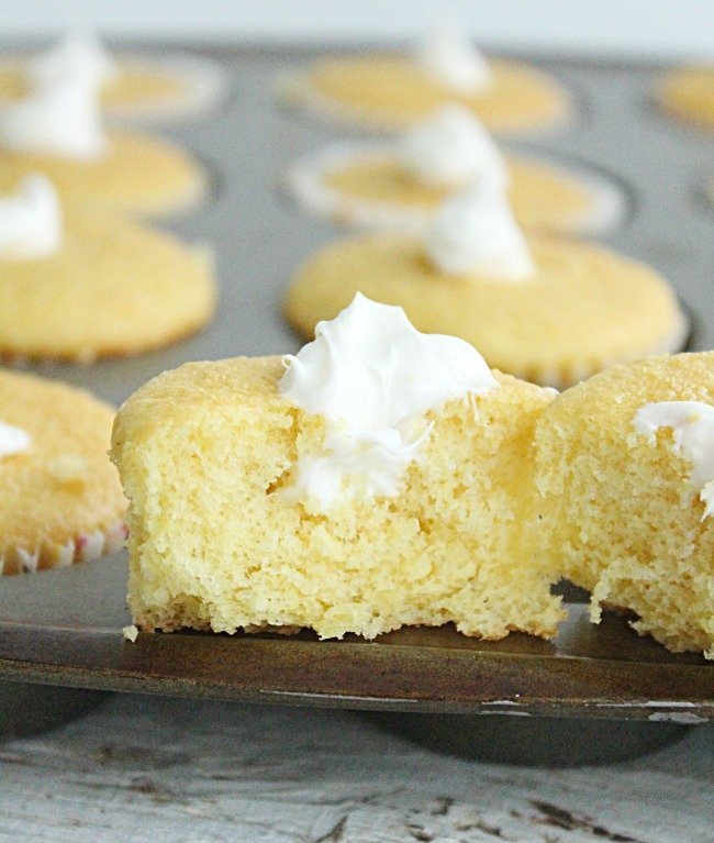 Twinkie Cakes- Table for Seven #twinkies #cake #marshmallow #dessert #minicakes