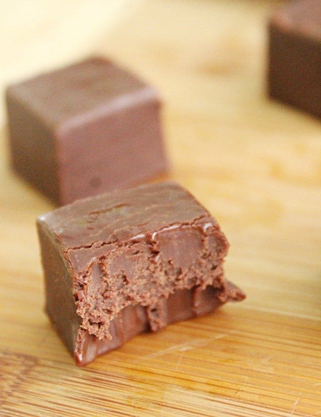 Two Ingredients Chocolate Fudge #fudge #chocolate #twoingredients #nobaking #nobake #tableforsevenblog